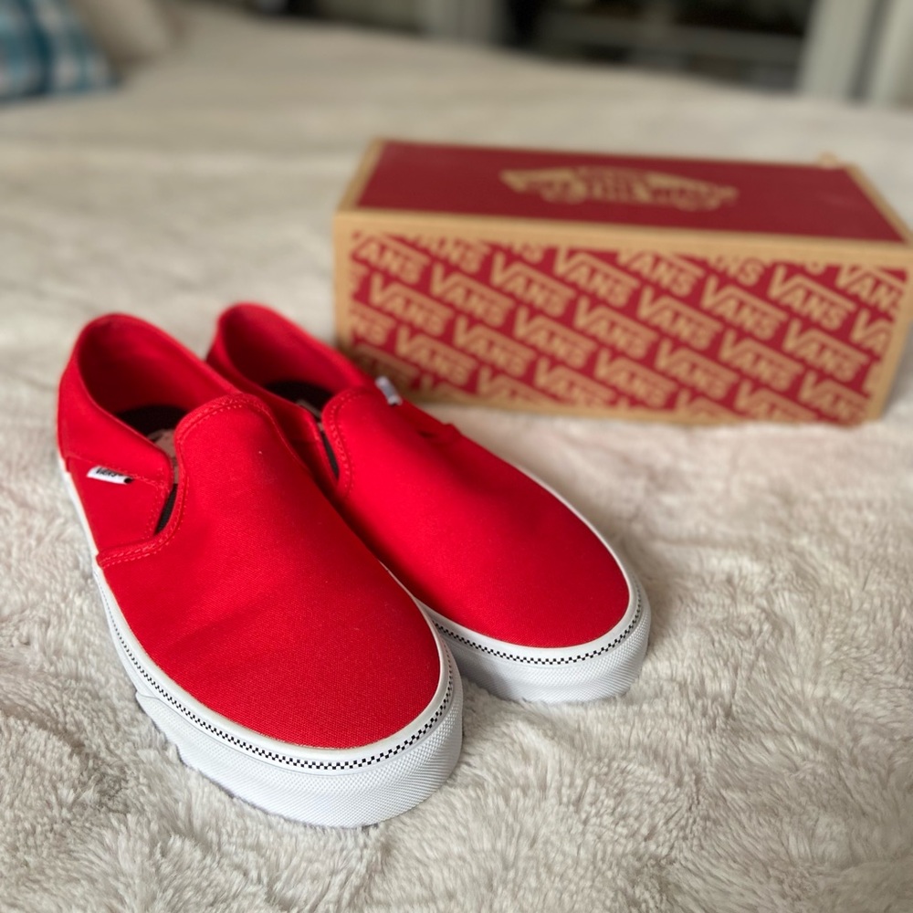 Brand new never worn Red woman’s vans with checkered stripe